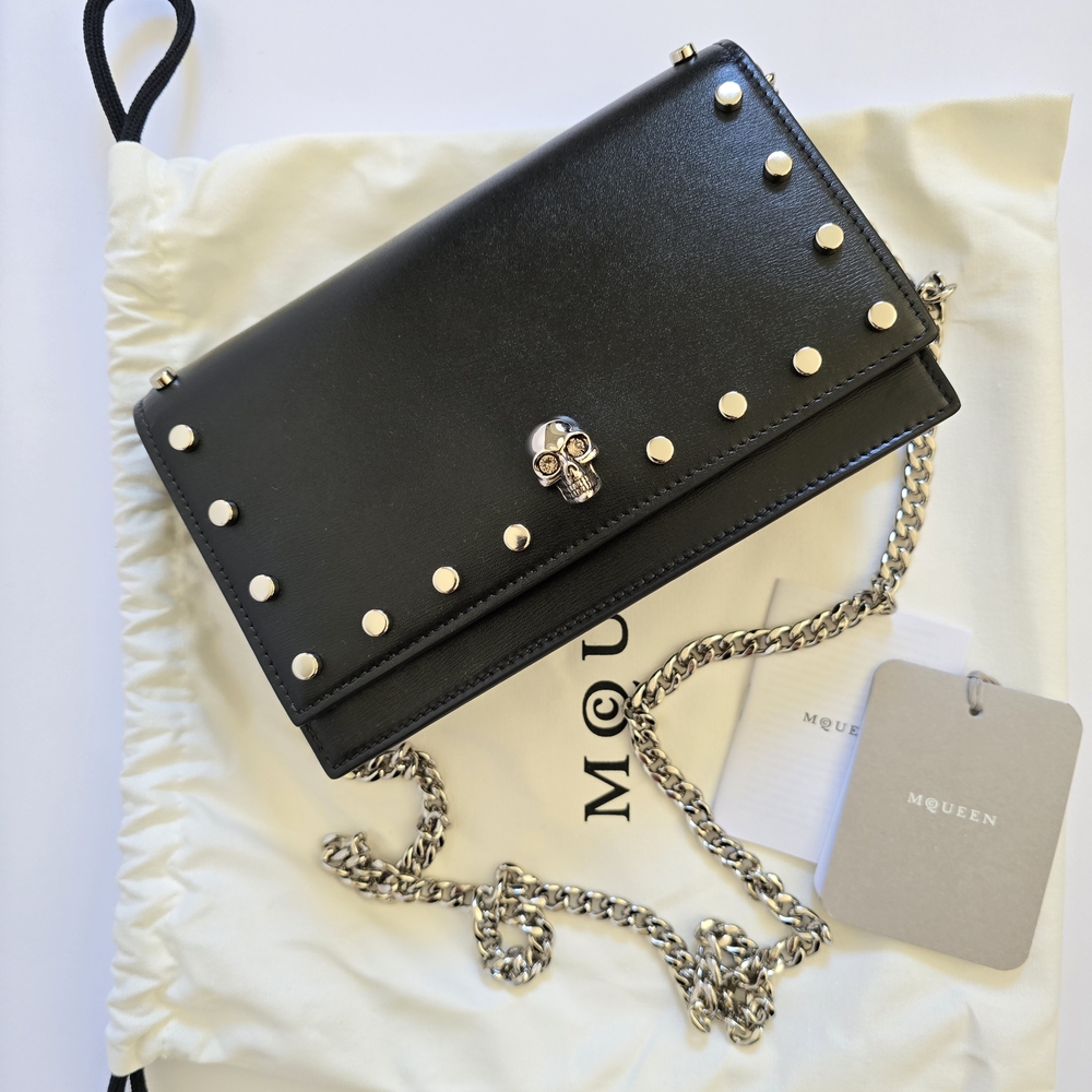 Alexander McQueen Skull Leather Crossbody Black - Picture 2 of 14